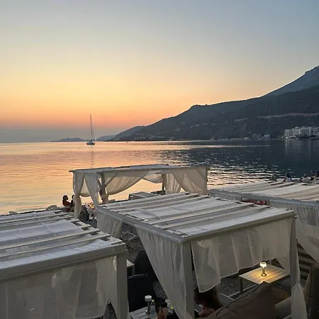 Апартаменты A 10 , Sea Views, Wifi, Airconditioning And Parking, Terrace Лоутраки