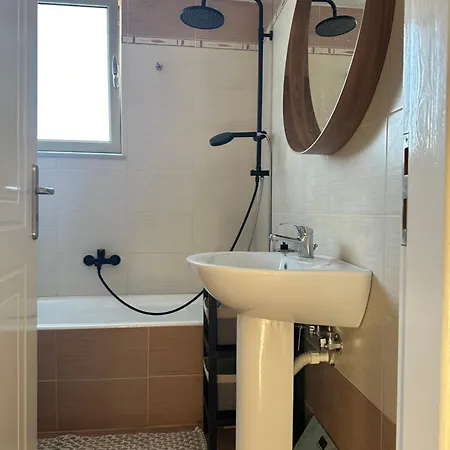 A 10 , Sea Views, Wifi, Airconditioning And Parking, Terrace Loutráki