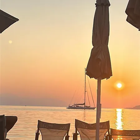 A 10 , Sea Views, Wifi, Airconditioning And Parking, Terrace *