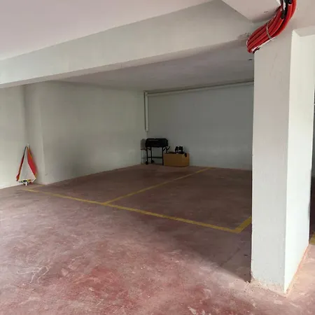 A 10 , Sea Views, Wifi, Airconditioning And Parking, Terrace * Лоутраки