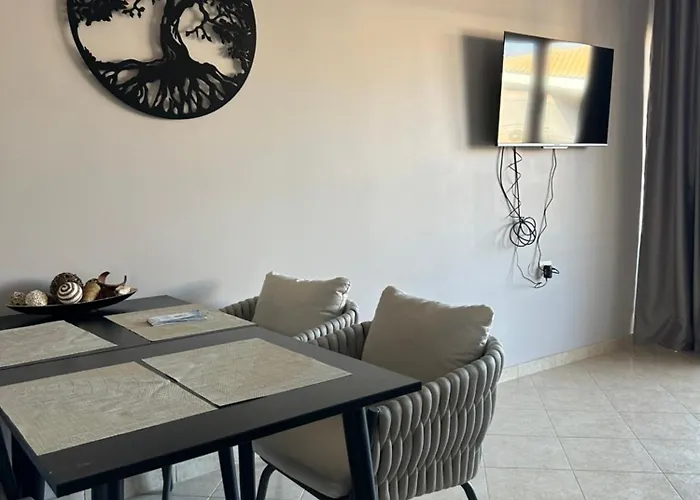 Apartamento A 10 , Sea Views, Wifi, Airconditioning And Parking, Terrace Loutráki