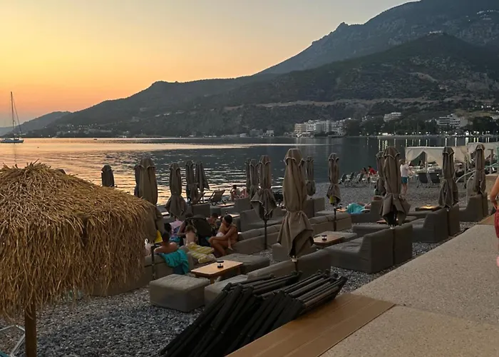 A 10 , Sea Views, Wifi, Airconditioning And Parking, Terrace Apartament *