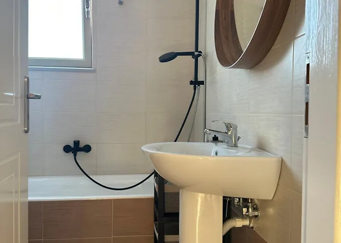 A 10 , Sea Views, Wifi, Airconditioning And Parking, Terrace ルートラキ